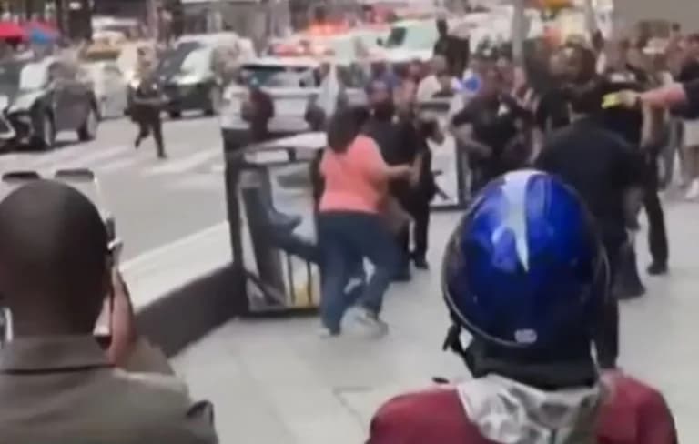 Δύο νεκροί από επίθεση με μαχαίρι στη Times Square