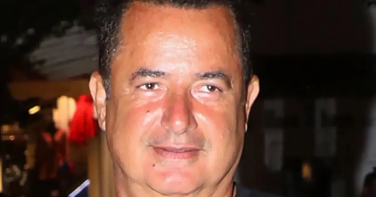 Ο Γιώργος Μαζωνάκης αποχαιρετάται από φίλους και συναδέλφους