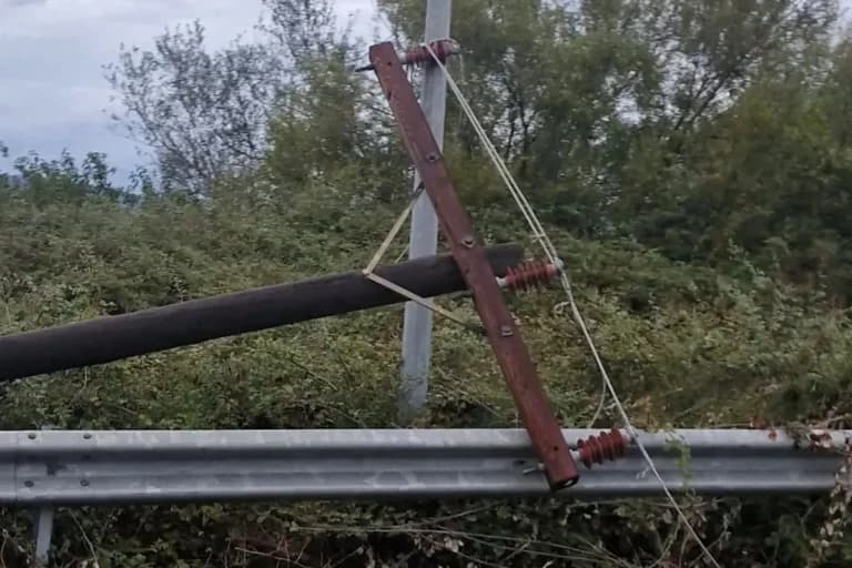 Ο ανεμοστρόβιλος στην Πάργα αφήνει οκτώ χωριά δίχως ρεύμα