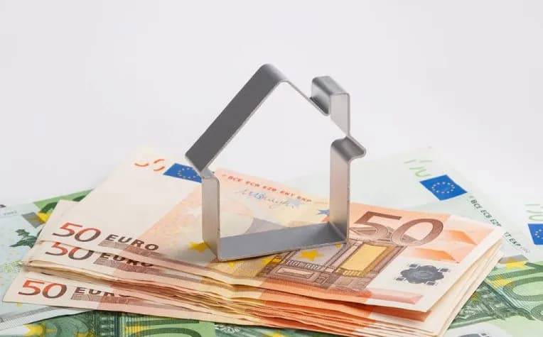 Οι δωρεές ακινήτων εκτοξεύονται 63% τον Μάιο στην Ελλάδα