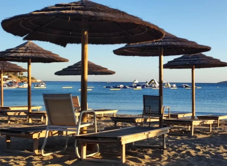 Καβγάς για ξαπλώστρα στη Βουλιαγμένη: Νεκρός 82χρονος
