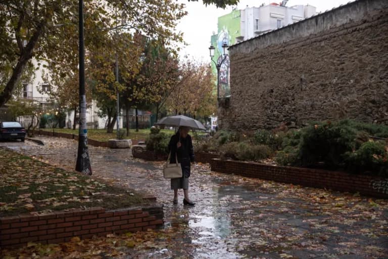 Ο καιρός σήμερα: Ήλιος και καταιγίδες την Παρασκευή