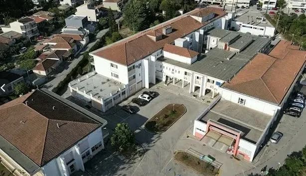 Τα τρία παιδιά στο νοσοκομείο Πρέβεζας μετά από καταγγελία