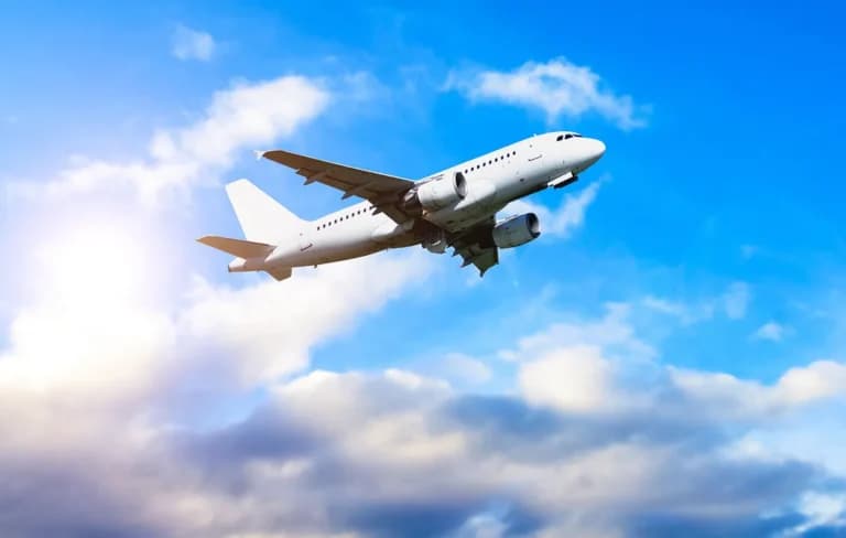 Η ΑΑΔΕ ξεκινά παρακολούθηση αεροσκαφών για ελέγχους