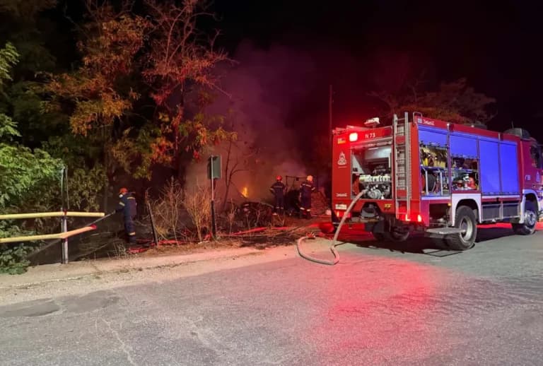 Φωτιά σε οικισμό στην Κομοτηνή, στον Ήφαιστο