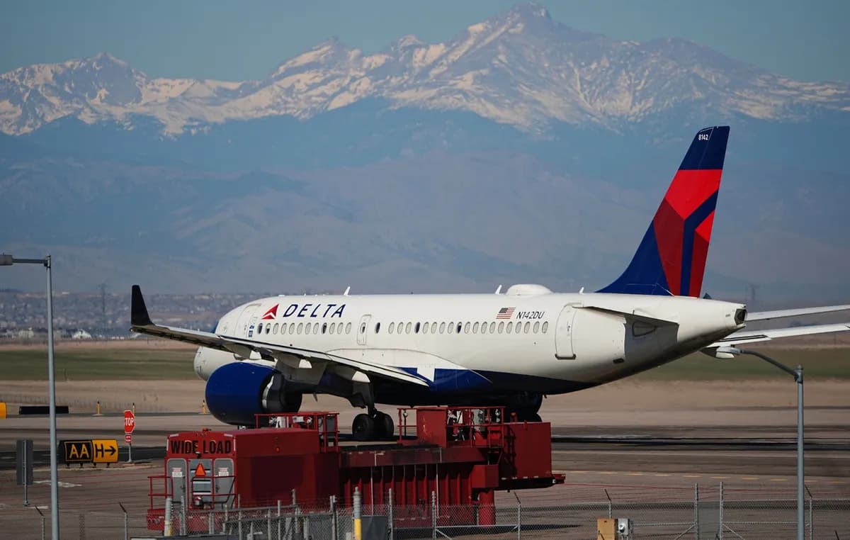 Η Delta Air Lines σε αναγκαστική προσγείωση στο Πόρτο