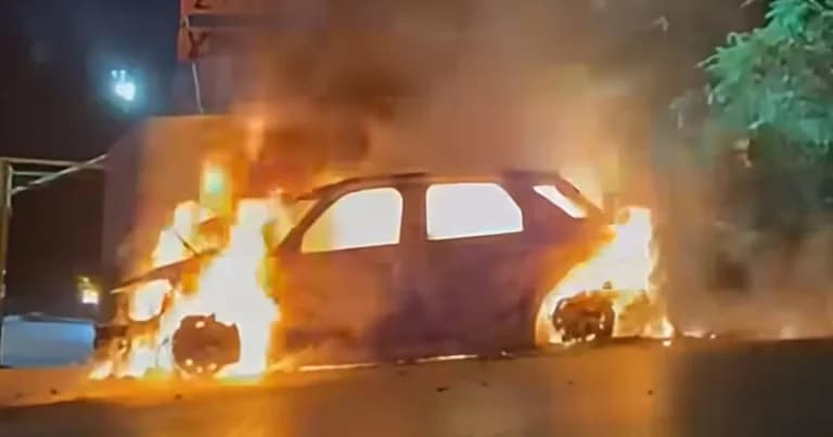 Φωτιά σε αυτοκίνητο στον Υμηττό – Σώθηκε ο οδηγός