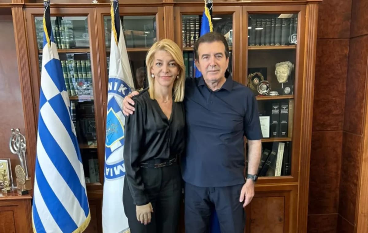 Η Αφροδίτη Νέστορα συναντήθηκε με τον Χρυσοχοΐδη για την επίθεση