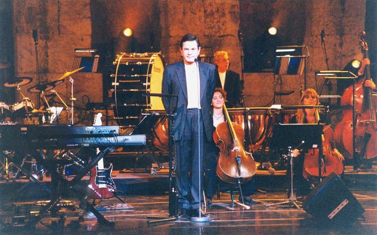 Ο Σταμάτης Σπανουδάκης υπέστη ελαφρύ εγκεφαλικό, ανέβαλε συναυλία