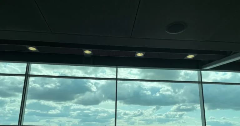 Χάος στα αεροδρόμια της Βρετανίας λόγω βλάβης στη NATS