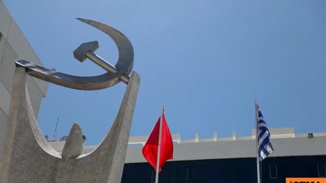 Το ΚΚΕ κατά του Μητσοτάκη για σενάρια κυβερνητικής συνεργασίας