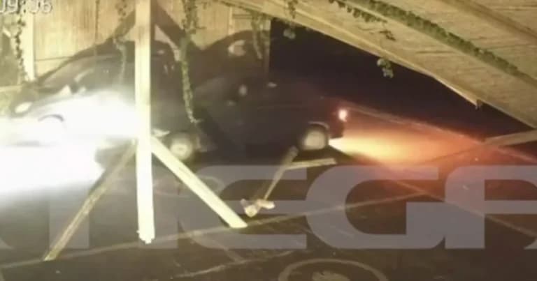 Τροχαίο στην Πάρο: Η οδηγός «μπούκαρε» σε πάρκινγκ