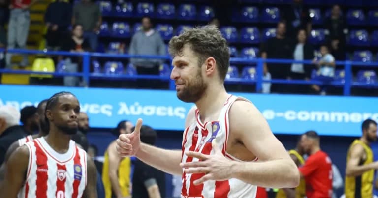 Ο Ολυμπιακός νίκησε την ΑΕΚ και πάει στον τελικό του Super Cup