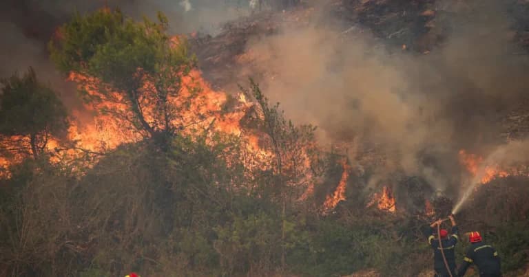 Πολύ υψηλός κίνδυνος πυρκαγιάς το Σάββατο σε 5 περιφέρειες