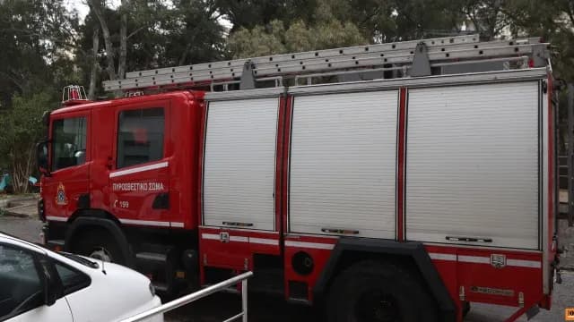 Φωτιά σε υπόγειο διαμέρισμα στην Αθήνα, οδός Ρόδου