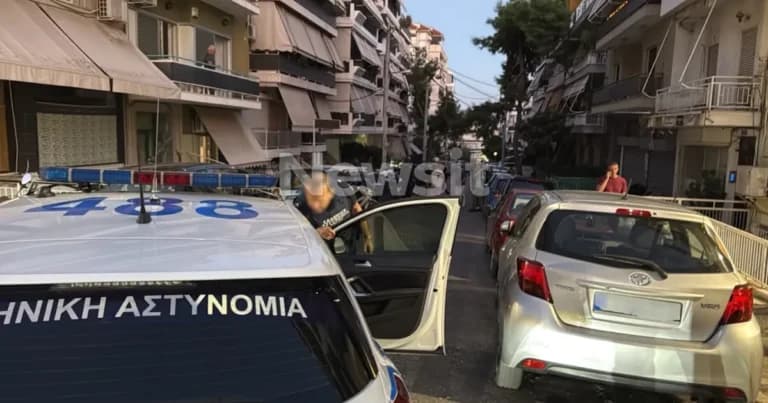 Δράμα ομηρείας στη Νίκαια: Η ΕΚΑΜ έσωσε τη γυναίκα