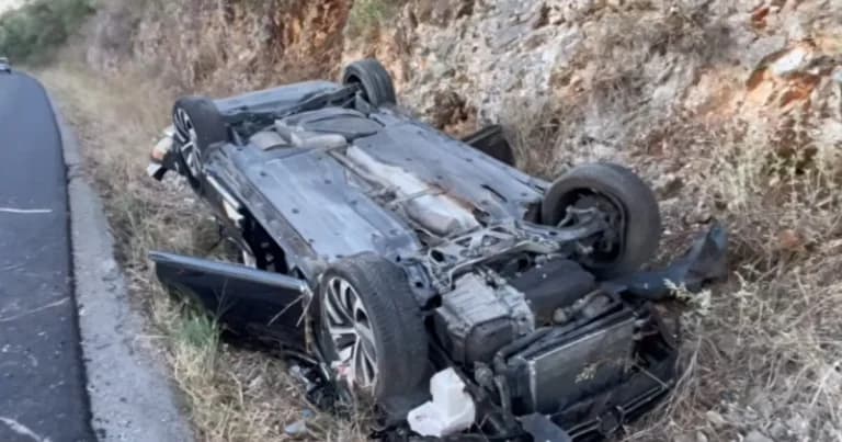 Τροχαίο στην Αμφιλοχία: Σώθηκε οικογένεια με δύο παιδιά