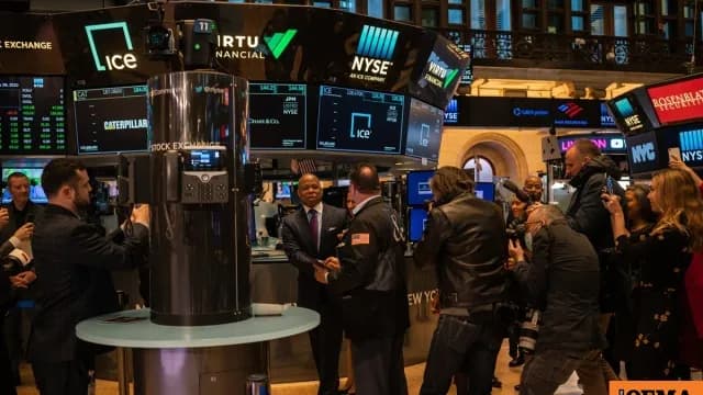 Η Wall Street υποχωρεί με φόντο Ιράν και αποδόσεις ομολόγων