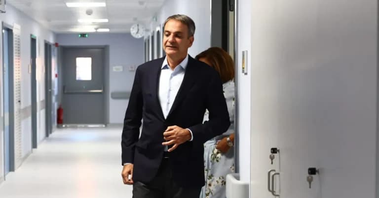 Ο Μητσοτάκης ανακοινώνει κατώτατο μισθό 1.000 ευρώ στη ΔΕΘ