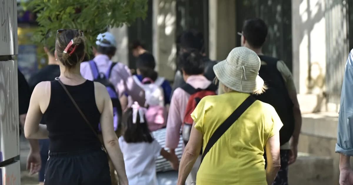 Ο καιρός σήμερα: Ηλιοφάνεια και τοπικές βροχές δυτικά