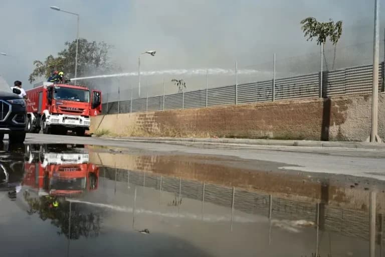 Φωτιά σε σκουπίδια στον Άγιο Ιωάννη Ρέντη