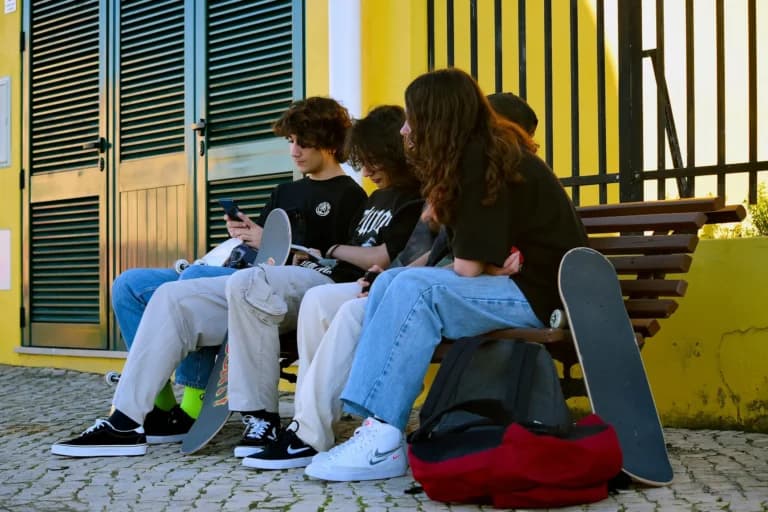 Το smartphone συνδέεται με διατροφικές διαταραχές εφήβων