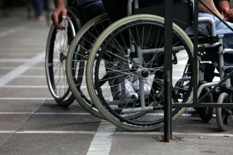 Προσωπικός Βοηθός ΑμεΑ: Άνοιξε η πλατφόρμα αιτήσεων