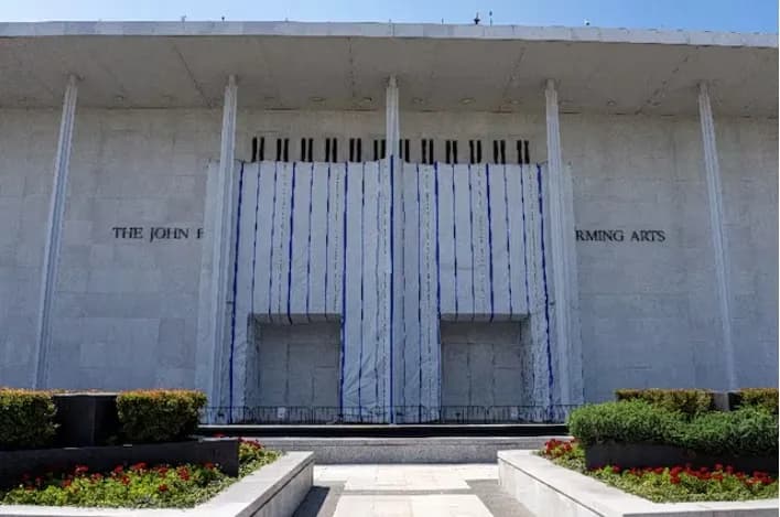 Το Κέντρο Κένεντι στα πρόθυρα χρεοκοπίας και κλεισίματος