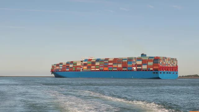 Κατέρρευσε κατά 94% η κίνηση containerships στο Ορμούζ