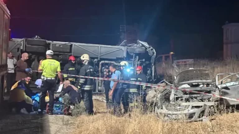 Τραγωδία στο Γκαζιαντέπ: Επτά νεκροί σε τροχαίο δυστύχημα