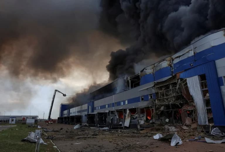 Η Ρωσία χτυπά αεροδρόμια στο Κίεβο, 10 νεκροί από πλήγματα