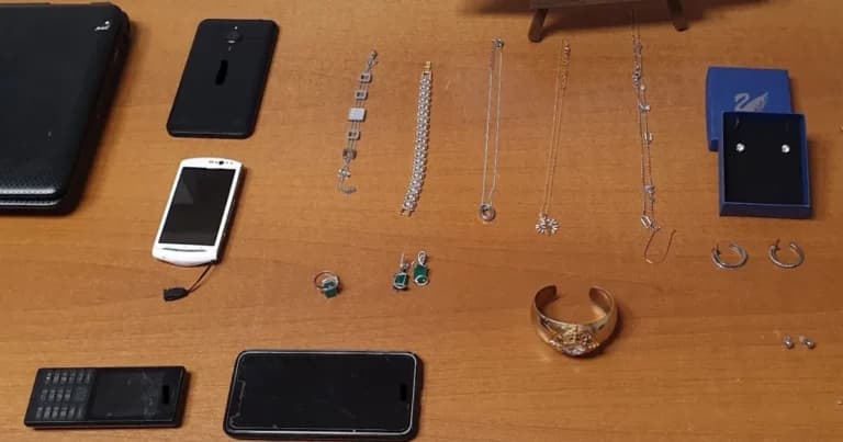 Συνελήφθησαν δύο 19χρονοι για απάτες με πρόσχημα ραδιενέργεια