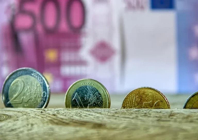 Η Ελλάδα διατηρεί μεγάλο επενδυτικό χάσμα με την ΕΕ