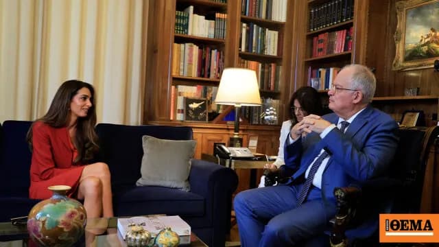 Ο Τασούλας υποδέχθηκε την Αμάλ Κλούνεϊ στο Προεδρικό