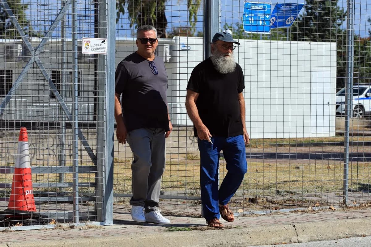 Η σύζυγος του Κουτσούμπα κατέθεσε στη δίκη για τα Τέμπη
