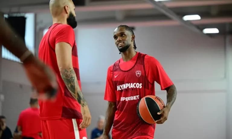 Ο Ολυμπιακός κόντρα στον Ερυθρό Αστέρα με τον Μοντέρο