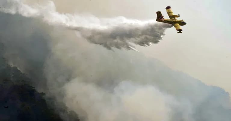 Φωτιά στη Λάρισα, στα Τρίκαλα και στην Αιτωλοακαρνανία