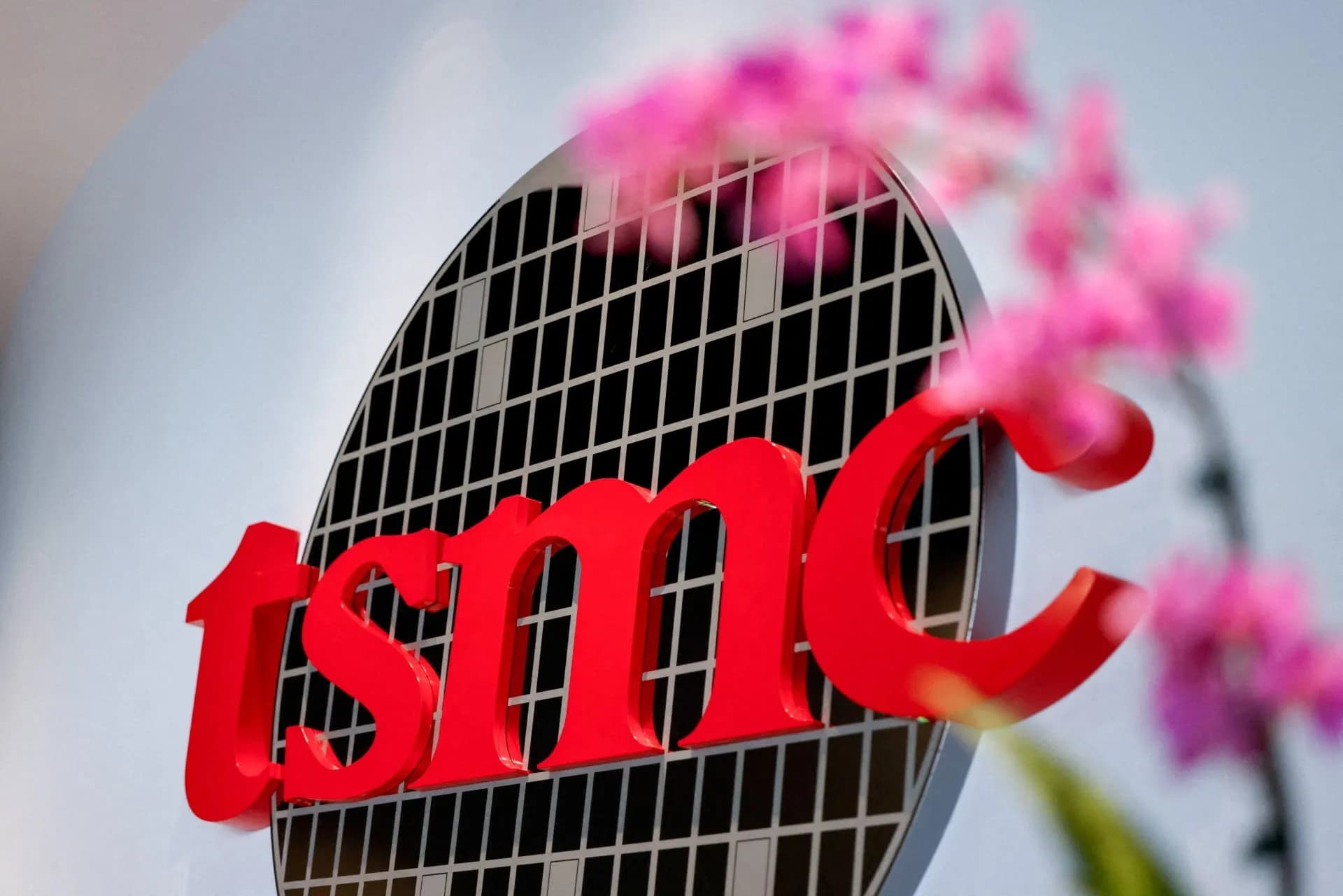 Η TSMC σπάει ρεκόρ εσόδων χάρη στην τεχνητή νοημοσύνη
