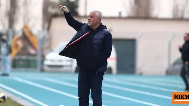 Ο Βοσνιάδης παραιτήθηκε από τον πάγκο του Πανσερραϊκού