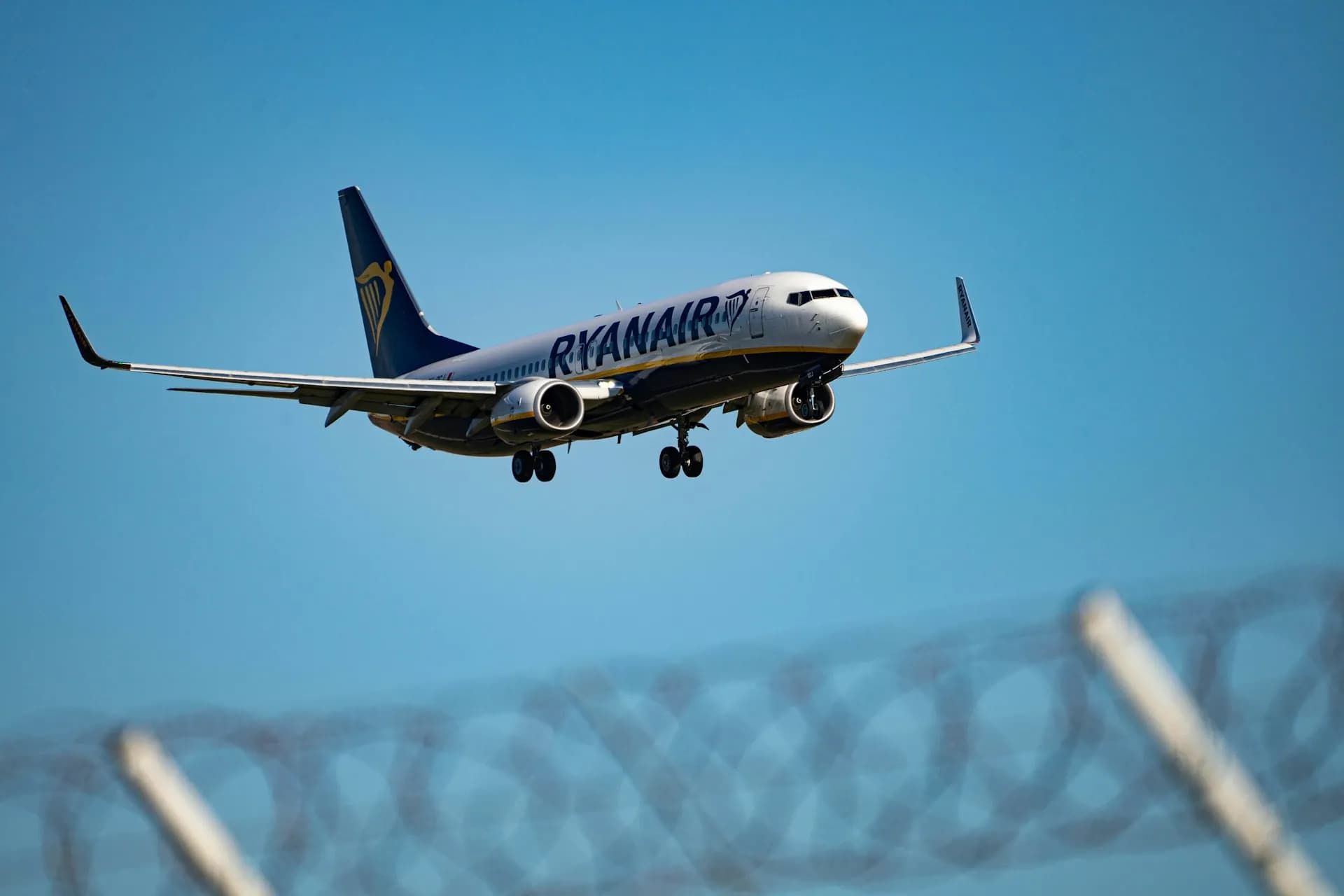 Η Ryanair αμφισβητεί το περιστατικό με το παράθυρο πτήσης