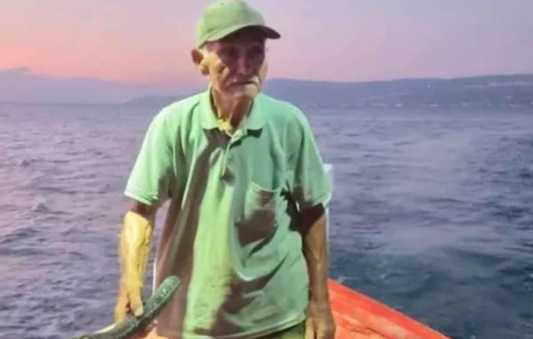Ο 92χρονος καπετάν Δημήτρης θέλει ρεκόρ Γκίνες ως ψαράς