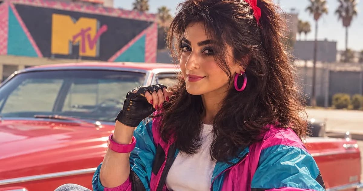 Η ελληνική showbiz μπήκε στο AI trend των 80s
