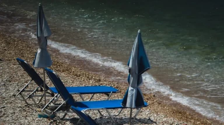 Βουλιαγμένη: Νεκρός 82χρονος μετά από καβγά για ξαπλώστρα