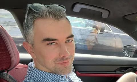 Η χήρα εκατομμυριούχου μηνύει συνοδό πολυτελείας για 5,2 εκατ.