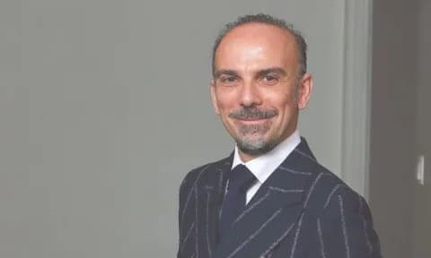 Ο Θεοδωρόπουλος εκπαίδευε Φιλιππινέζα γιατρό στην Καρνεάδου