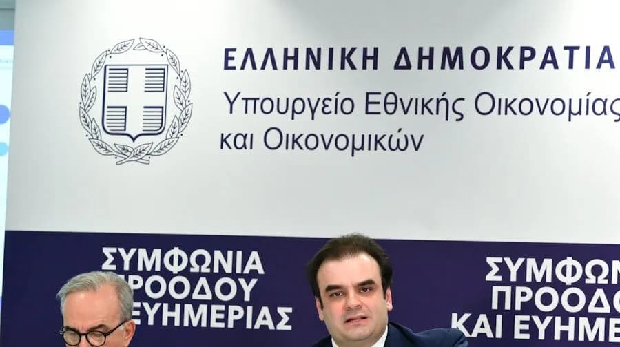 Ο Πιερρακάκης αναλύει ανά ομάδα το πακέτο των 2,2 δισ. ευρώ