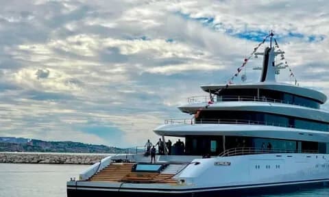 Το «Belita» στο νερό: Η υπερπολυτελής θαλαμηγός του Κούστα
