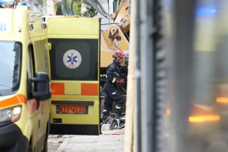 Έξι νεκροί από την έκρηξη και κατάρρευση στην Πλάκα