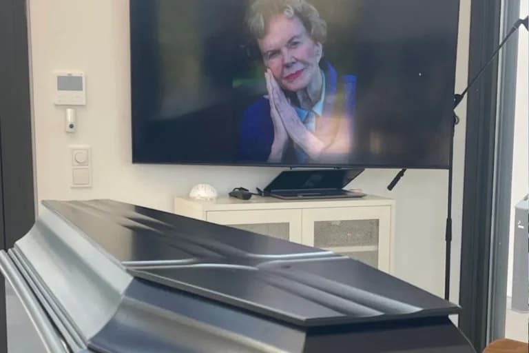 Ο τελευταίος αποχαιρετισμός στη Μαργαρίτα Παπανδρέου
