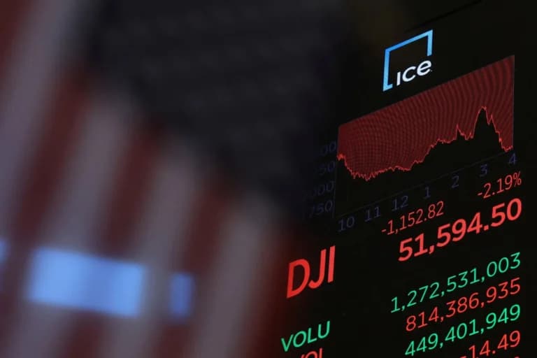 Πτώση στη Wall Street λόγω πετρελαίου και ομολόγων